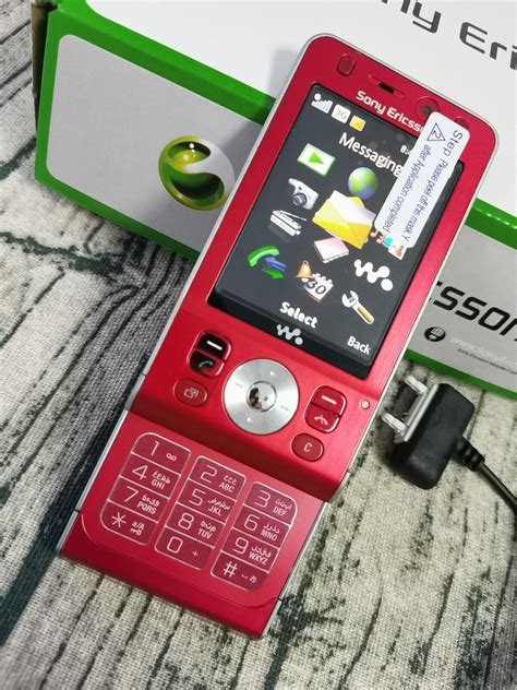 Sony Ericsson Sony Ericcson Walkman W910i Red Unlocked Cellular