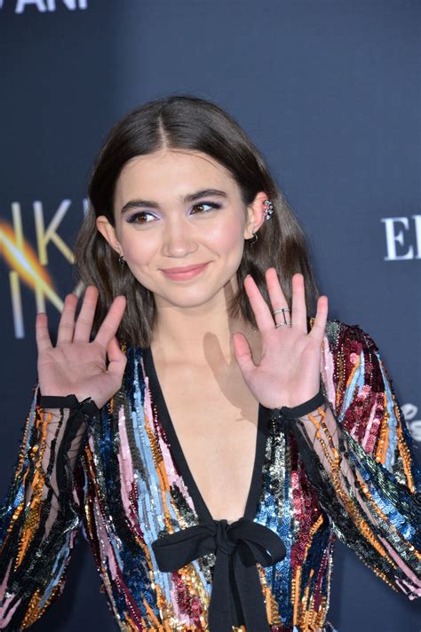 A wrinkle in time is a 2018 american science fantasy adventure film directed by ava duvernay and written by jennifer lee and jeff stockwell, based on madeleine l'engle's 1962 novel of the same name. Rowan Blanchard - "A Wrinkle in Time" Premiere in Los ...