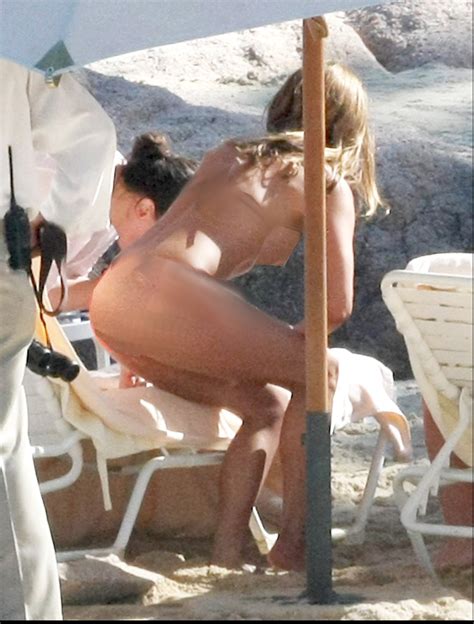 Jennifer Aniston Real Nude Photos Jennifer Aniston Nude Sexiz Pix