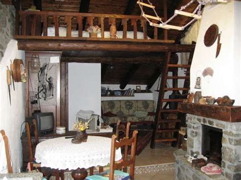 Immobiliare cambio casa via plateja, 081 via lombardia, 70. Arredare un monolocale in montagna nel 2020 | Monolocale, Arredamento e Appartamenti piccoli