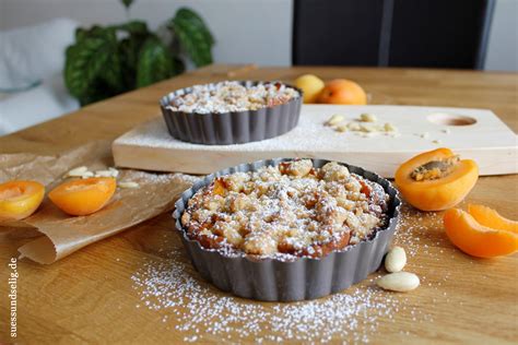 Aprikosenkuchen mit Streuseln
