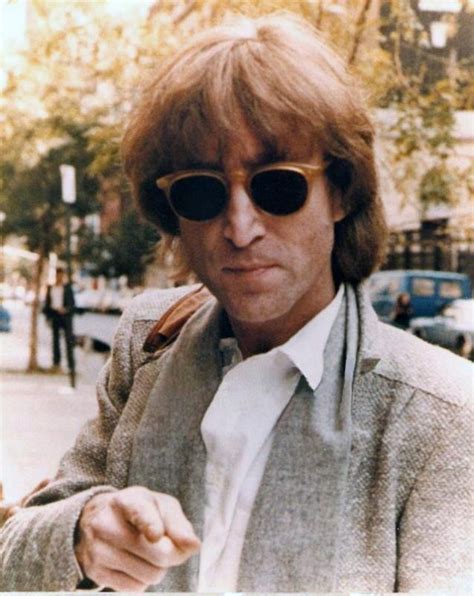 John relaxing at his cold springs harbor home in april 1980. 36 Color Pictures of John Lennon on Streets in the Last ...