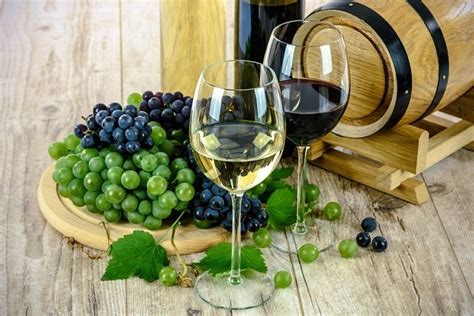How To Make Wine From Grapes Simplified