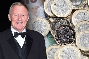 Salary, married, wedding, spouse, family. Sara Davies net worth: Youngest Dragons' Den star amassed ...