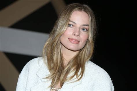 Margot Robbie Says Fan Came Up To Her To Say They Loved Her In Sex Education