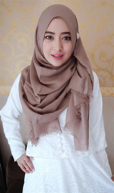 20 Hijab Cantik Melamun Inspirasi Istimewa