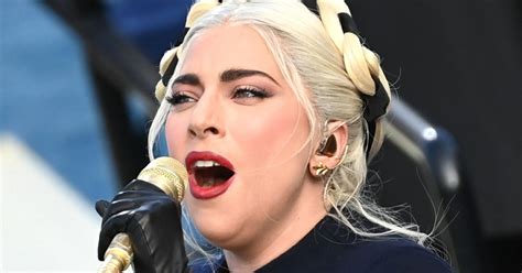 Lady gaga tour dates 2021. Lady Gaga Performs National Anthem in Schiaparelli Haute ...