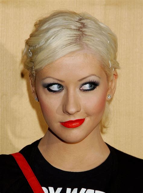 Beauty Makeup Hair Beauty Genie In A Bottle Famous Singers Christina Aguilera Celebs