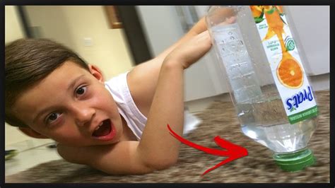 Meu IrmÃo Fez O Desafio Da Garrafa Water Bottle Flip Youtube