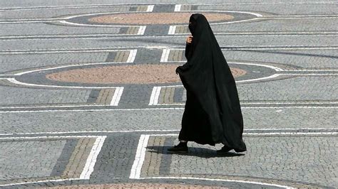 vor dem cdu bundesparteitag julia klöckner wirbt für burka verbot