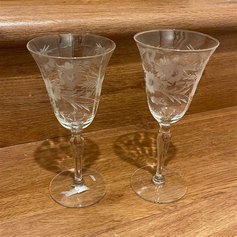 Libbey Glenmore Kitchen 2 Wine Cups Crystal By Libbey Glenmore Blown Glass Floral Pattern