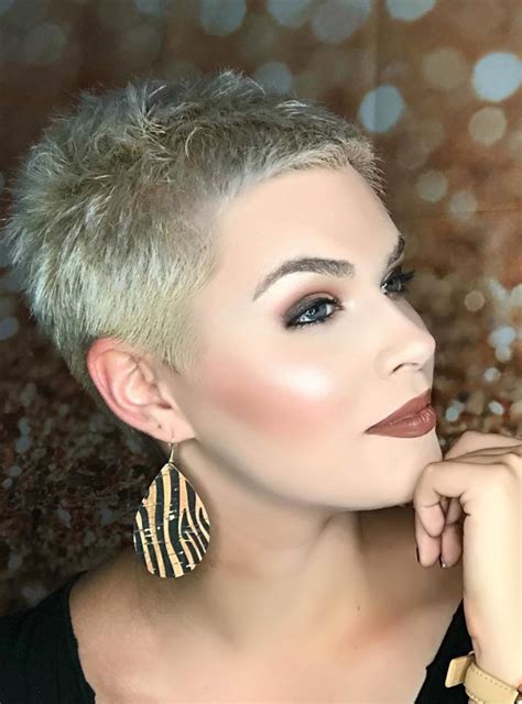 Cancer women are the archetypical mothers of the zodiac. 60 Cool Short Pixie Haircut And Hair Style Ideas For Woman ...