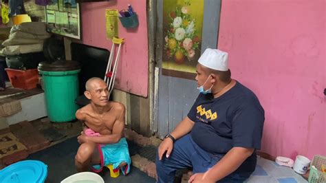Landasan kereta api ini terbahagi kepada dua dan bersebelahan. Akhirnya.. Daripada Landasan Kereta Api Ke Rumah Teres ...