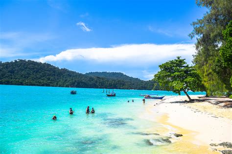 See reviews and photos of beaches in malaysia, asia on tripadvisor. TOP 5 REASONS TO BACKPACK LANGKAWI, Malaysia