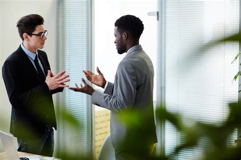 how to easily have candid conversations about leaders