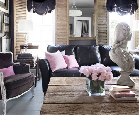 Decorating Living Room With Black Leather Furniture Atitudeemude
