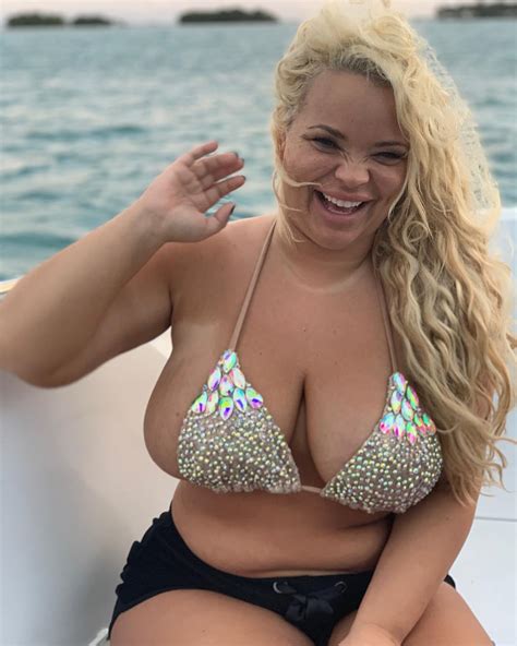 Hot Pictures Of Trisha Paytas Which Are Epitome Of Sexiness The Viraler