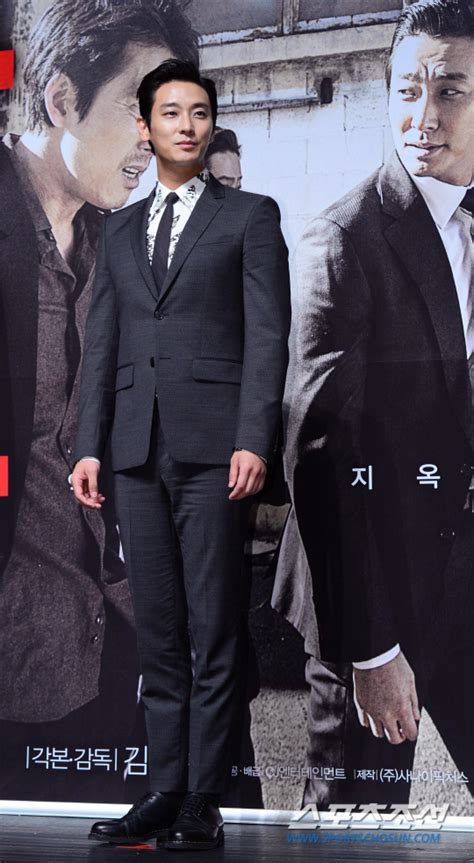 Jun 09, 2021 · 진짜 연예인들도 소화하기힘든 저런거좀 입히지마라 존나 좁밥같아서 내가 다 창피하다 포토 주지훈, 모델보다 우월한 수트핏! - 조선닷컴 - 연예 > 스타