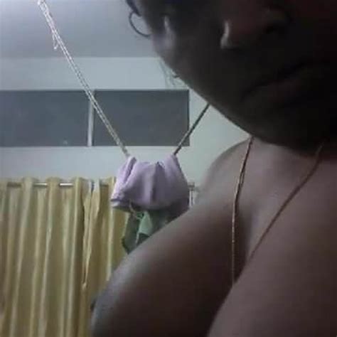menina indiana mostra seus peitos e bunda para seu namorado xhamster