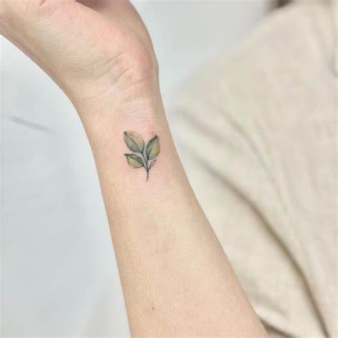 30 Wrist Tattoos For Women Minimalist And Cute Ideas 100 Tattoos
