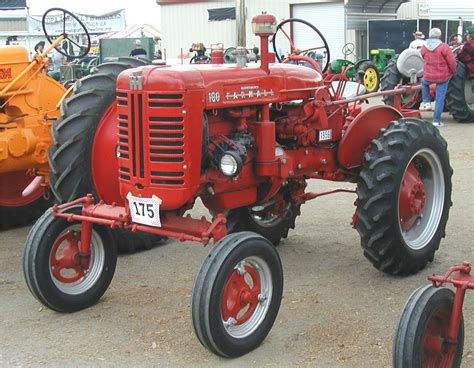 Farmall 100 Tractor And Construction Plant Wiki The Classic Vehicle And Machinery Wiki