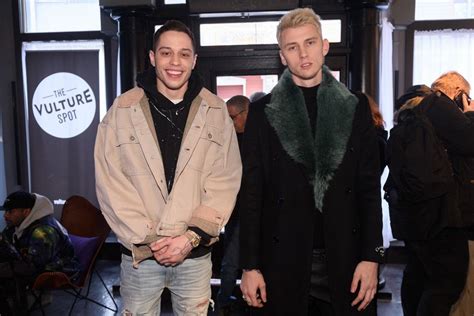 The film is based on saturday night live cast member davidson's life. Pete Davidson and Machine Gun Kelly | Entertainment Tonight