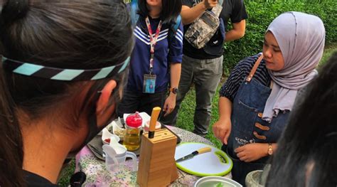 Trips, experiences and trends for muslim travelers. Taiwan 屏东縣立盬埔国中篮球队 Nasi Lemak Cooking Demonstration ...