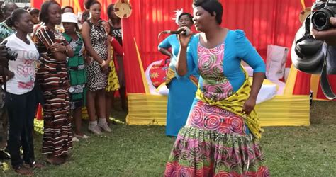Zambian Kitchen Party Video Goes Viral Woman Shakes Huzhegu Zambian