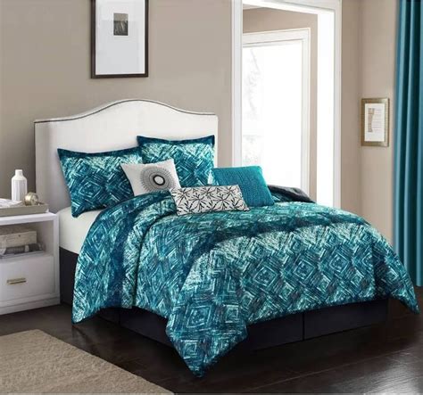 Teal queen comforter sets that are available on the site are woven fabrics and made from the finest quality cotton, polyester fiber, etc for maximum comfort and style. teal bedding | King comforter sets, Comforter sets, King ...