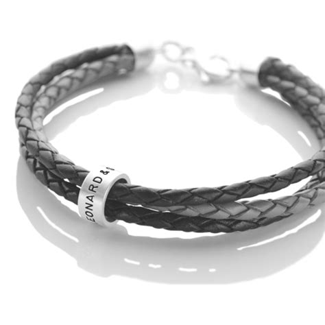 Besonders beliebt als namensarmbänder oder auch partnerarmbänder ist das lederarmband mit gravur auf dem verschluß oder einer eigens für die. Herren Armband mit Gravur 3-in-1 ROLL 925 Silber ...
