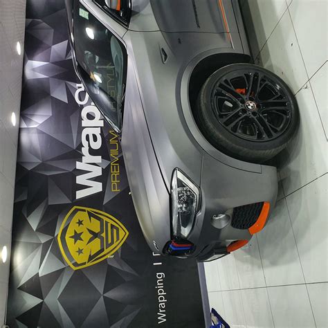 If you drive a bmw daily, keeping it looking good can be a chore. BMW X6 - Orange Detailing wrap | Wrapstyle