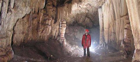 Cavernas Cuevas Y Tragaderos De Perú Y Bolivia Cuevas Y Tragaderos