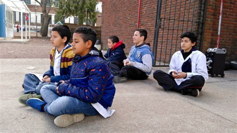 Montevideo Uruguay Primary School Kids Practice Falun Dafa Daily