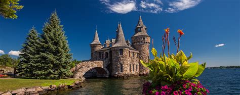 New york city continues to have significant influence and impact on the world's economy, entertainment, media, education, art. Top 12 Tourist Attractions of New York State | Amazing Places