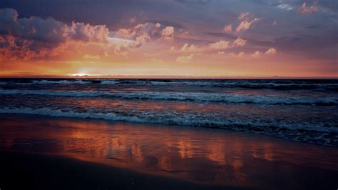 Download Wallpaper 2560x1440 Sunset Sea Horizon Beach