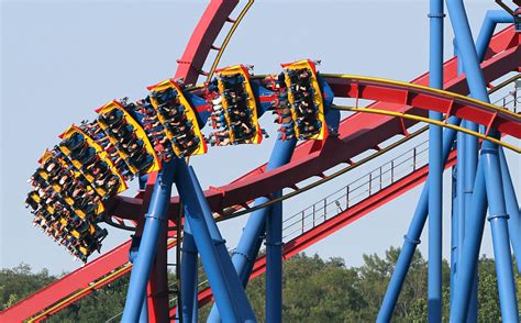 Superman Ultimate Flight Go Up Up And Away As You Soar Head First Through A Twisted Steel