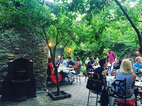 26 Awesome Outdoor Restaurants In Philly To Eat And Drink At This Spring