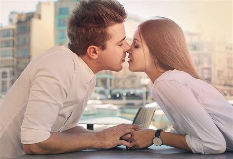 quand embrasser une fille la première fois guide complet le séducteur français