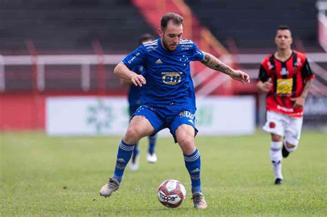 Bennett @balancogeralr alerta a policia na. Pouso Alegre x Cruzeiro: fotos do jogo pelo Mineiro ...
