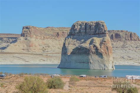 3 Lone Rock Beach Campground At Wahweap Bay On Lake Powell In Glen