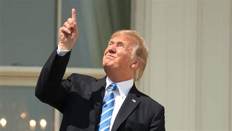 Trump claims he can declassify documents by thinking about it