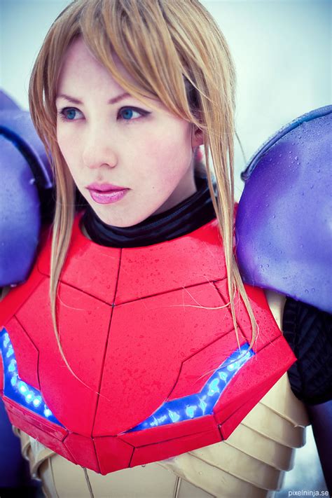 Metroid Mega Awesome Samus Aran Cosplay