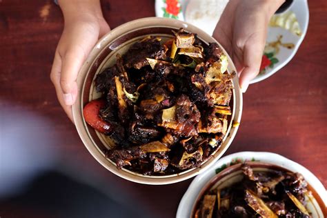 Makanan manis khas lampung yang dibalut coklat ini ternyata banyak peminatnya lho. Diatabs | Siapa Bilang Solo Cuma Ada Makanan Manis ...
