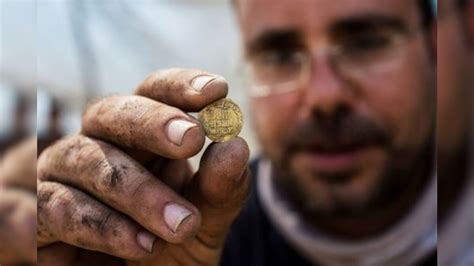Trove Of 1000 Year Old Gold Coins Unearthed In Israel News18