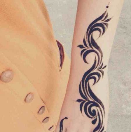 Arab tattoos and their meaning. 20 Most Popular Arabic Tattoo Designs And Meanings ...