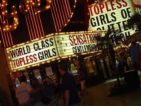 Topless Naked Girls Show At Fremont Street Downtown Las Ve Flickr