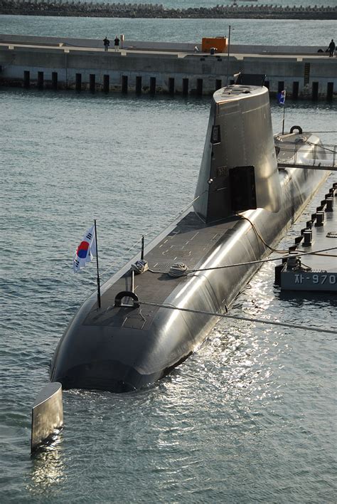 Laid down on 5 october 1940 by germaniawerft in kiel, the boat was commissioned on 1 november 1941 with kapitänleutnant günther reeder (crew 35) in command. September - Deutsches U-Boot-Museum