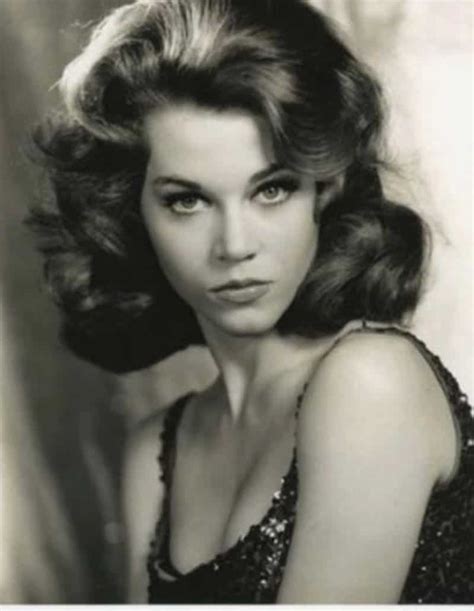 Electric tongs and the new styling wand (the hairdryer and curler combo). 90 Elegant 60s Hairstyles for a Retro Look You can Wear Today
