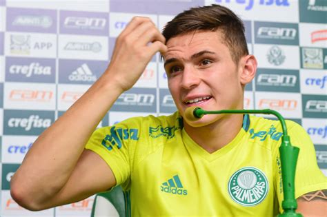 Maybe you would like to learn more about one of these? Veja fotos da coletiva de Raphael Veiga do Palmeiras ...
