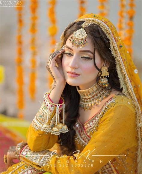 Pin By Beyond The Blog On Asian Weddings Pakistani Bridal Hairstyles